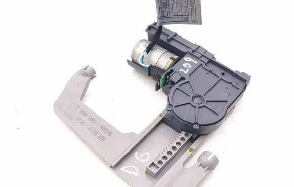 BMW 7 E65 E66 Seat adjustment motor 7123326