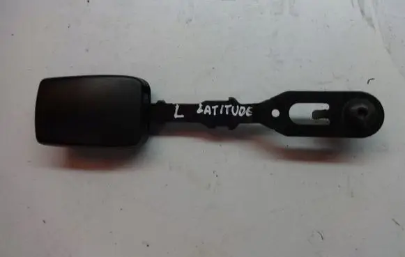 Renault Latitude (L70) Front seatbelt buckle