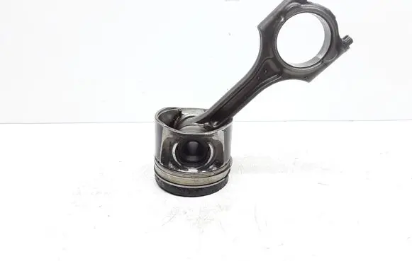 Volvo S60 Piston with connecting rod 82L175