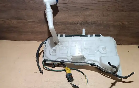 Peugeot Partner III Windshield washer fluid reservoir/tank 9817300980 9817269880 9816645880