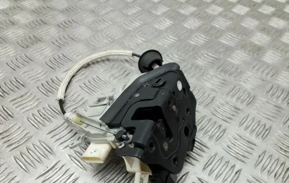 Audi A4 S4 B8 8K Rear door lock 8K0839016C