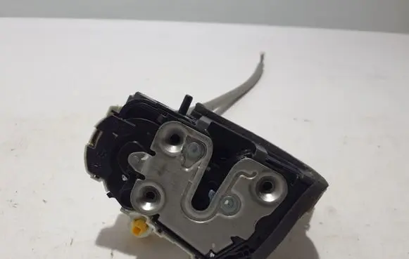 MG ZS Rear door lock 10845783