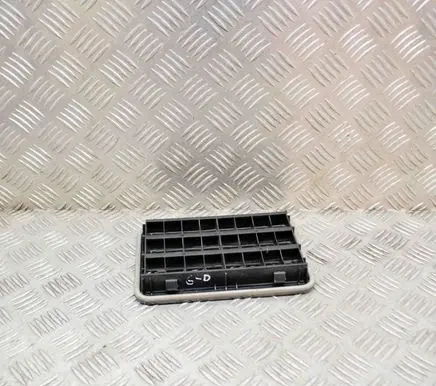 BMW 3 GT F34 Quarter panel pressure vent 9176945