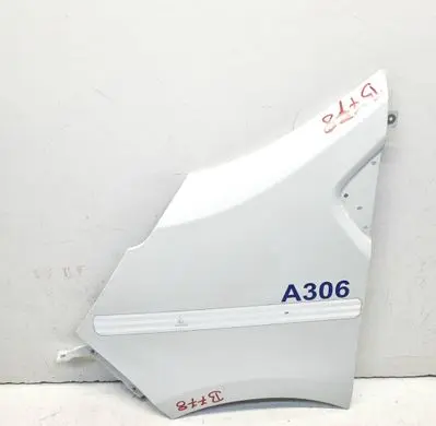 Renault Trafic III (X82) Fender 631018862R