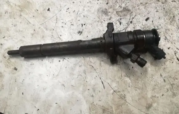 Ford Focus Fuel injector 04451103539M5Q9F593AA