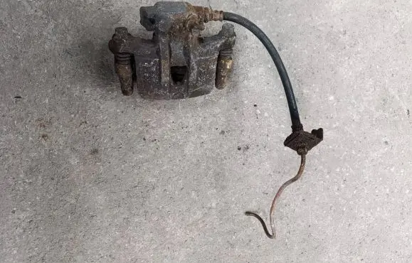 Mitsubishi Grandis Rear brake caliper