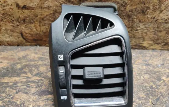 Chevrolet Captiva Dashboard side air vent grill/cover trim 95374836