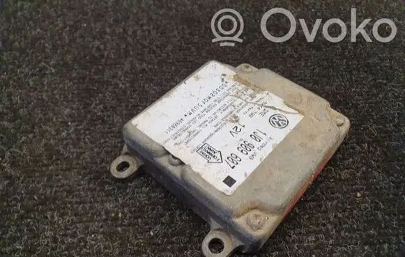 Volkswagen PASSAT B5 Airbag control unit/module 1J0909607