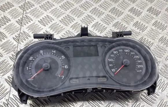Renault Clio III Tachometer 8200715178-M