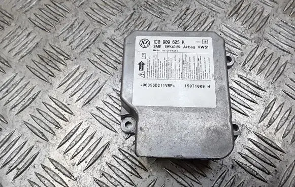 Skoda Fabia Mk1 (6Y) Airbag control unit/module 1c0909605k