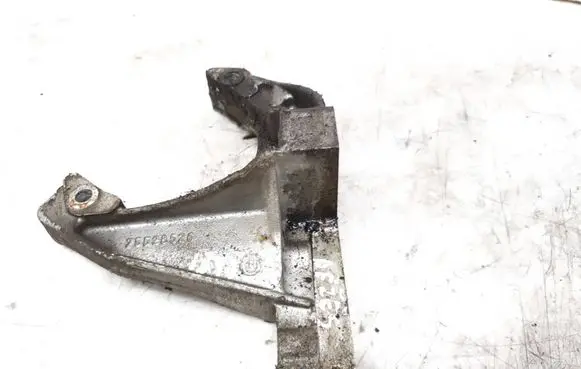 Citroen CX Gearbox mounting bracket 75528526