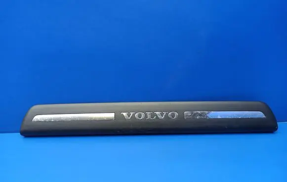 Volvo S40 Side skirt front trim 30744287 08622671