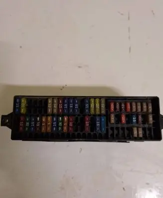 Skoda Fabia Mk2 (5J) Fuse module