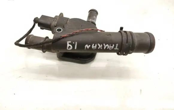 Volkswagen Touran I Thermostat housing 038121132D