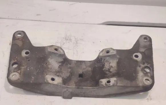 BMW 6 F12 F13 Gearbox mounting bracket 6789483