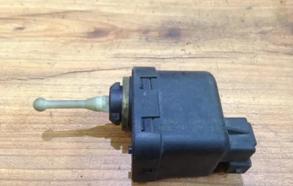 Audi A4 S4 B5 8D Headlight level adjustment motor 6K5941295