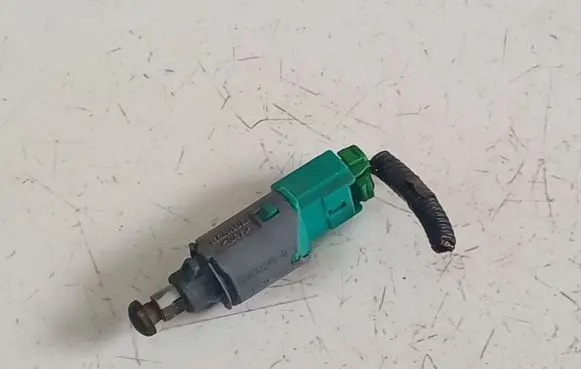 Renault Scenic II - Grand scenic II Brake pedal sensor switch 8200168240B