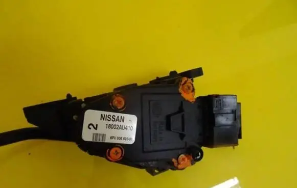 Nissan Almera N16 Accelerator throttle pedal 18002AU410