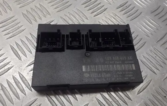 Skoda Octavia Mk2 (1Z) Voice control module 1K0937049