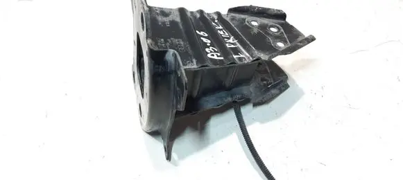 Audi A3 S3 8P Front bumper mounting bracket 8P0807133