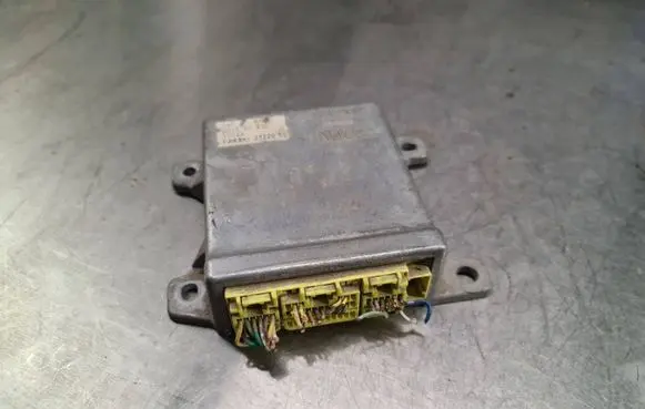 Mazda 626 Airbag control unit/module 3322051 GG3E57K30 1D24A