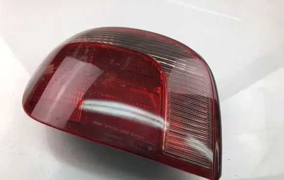 Hyundai Sonata Rear/tail lights 530870L