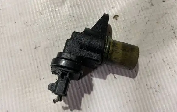 Mercedes-Benz C W203 Camshaft position sensor a0031539728 0031539728