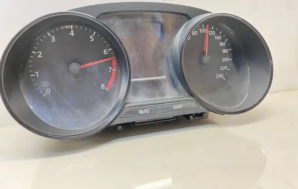 Volkswagen Polo V 6R Speedometer (instrument cluster) 6C0920730H