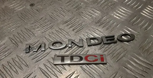Ford Mondeo Mk III Manufacturers badge/model letters 