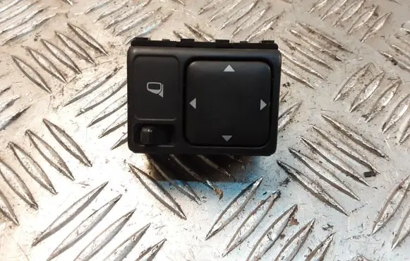 Nissan X-Trail T30 Wing mirror switch