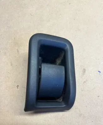 Volvo XC60 Engine bonnet (hood) release handle 30779851