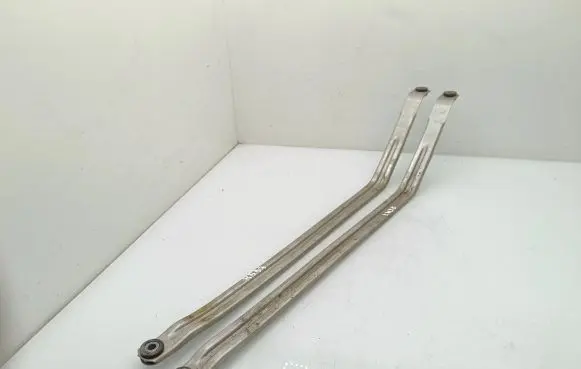 BMW 4 G22 G23 G24 G26 Fuel tank mounting bracket 7618913