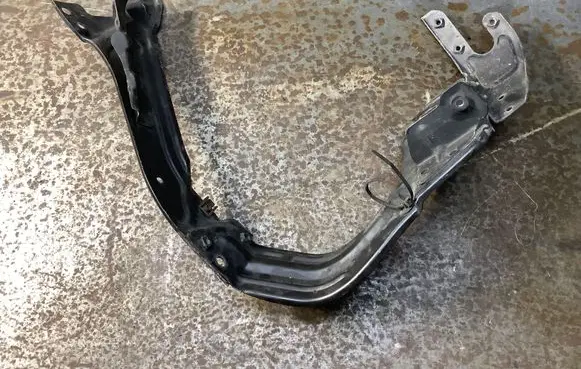 Mercedes-Benz CLK A209 C209 Headlight/headlamp mounting bracket 