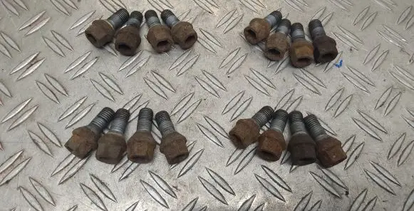 Nuts/bolts