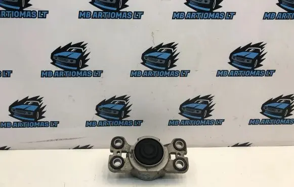 Volvo V70 Engine mount bracket 6G9N7M121AA