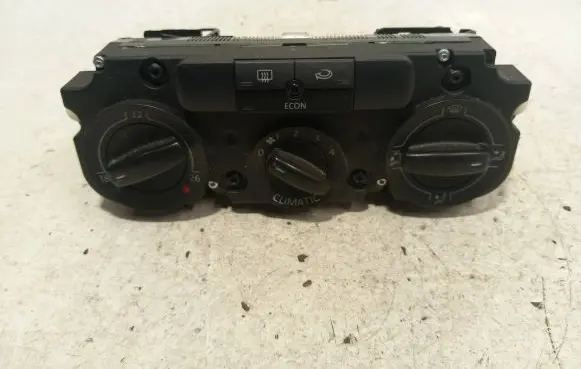 Volkswagen PASSAT B6 Climate control unit