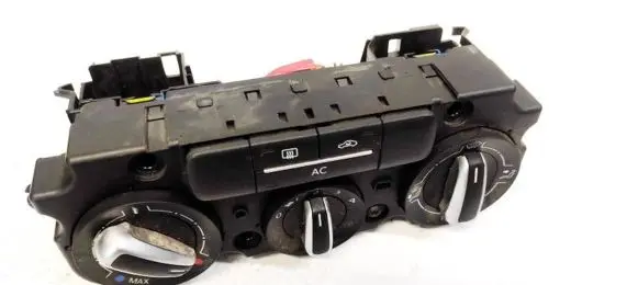 Volkswagen Jetta V Climate control unit 5C1819045 9999120D