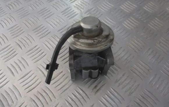 Volkswagen Golf IV EGR valve 038131501S