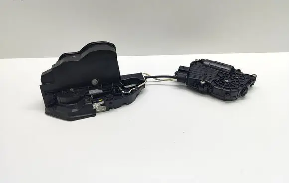 BMW 5 F10 F11 Front door soft close latching motor 7185692 A053702