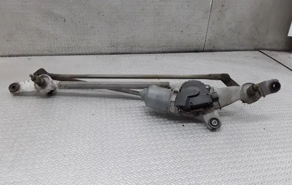 Front wiper linkage and motor