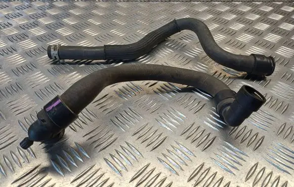 Engine coolant pipe/hose