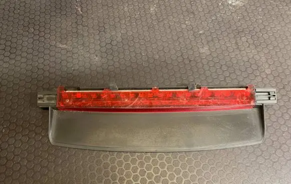 Audi A6 S6 C6 4F Third/center stoplight 4F5945097