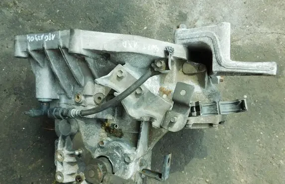 Suzuki Swift I Manual 5 speed gearbox 18G12304 18G110