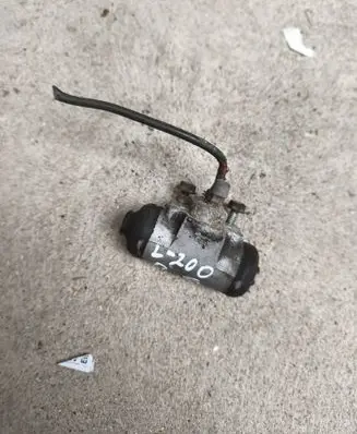 Mitsubishi L200 Rear brake cylinder MB238828
