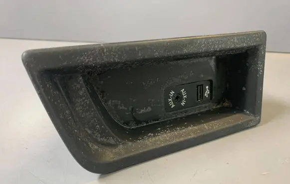 BMW 3 F30 F35 F31 AUX in-socket connector 9207357 51169207357