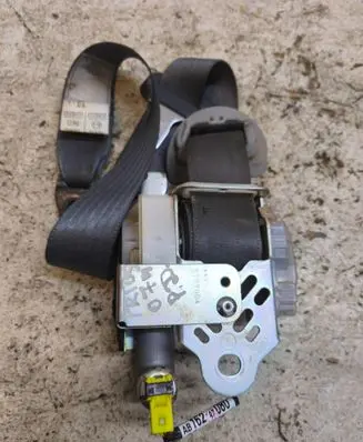 Toyota Prius (XW20) Front seatbelt 7L7220P 013204 GD84101994