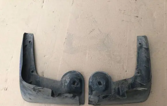 KIA Carens I Rear mudguard 