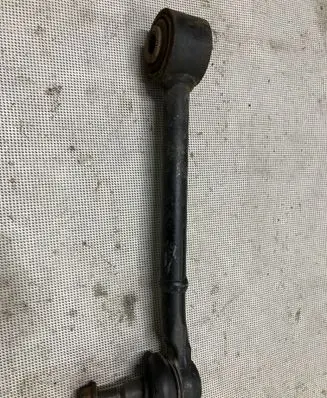 Toyota RAV 4 (XA40) Rear control arm