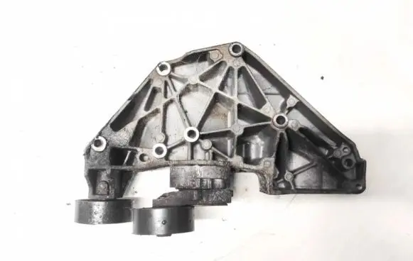 Ford Mondeo MK IV Engine mounting bracket 30777382
