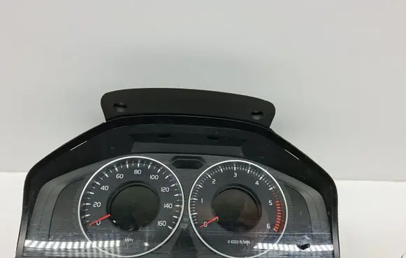 Speedometer (instrument cluster)